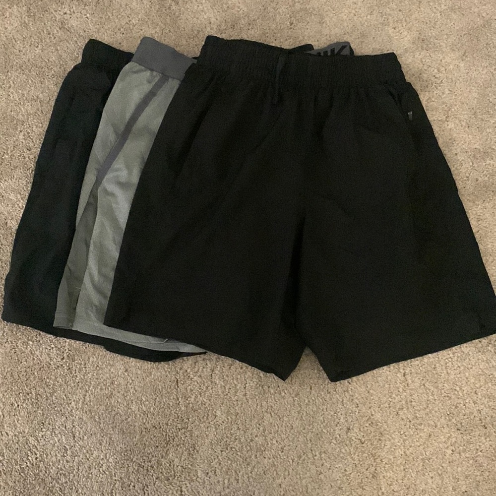 3 Men’s S shorts